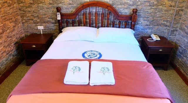 Lion House Hotel, Забронировать Отель Отели провинции Так с парковкой, Парковка