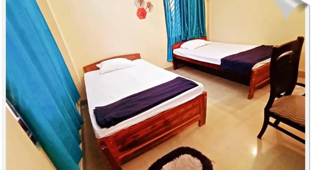 Non-AC Single Room on rent at KL Villa, 예약 빌라 Assam 코티지, 코티지