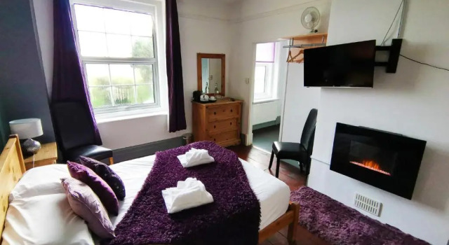 Четырёхместный номер Standard Stonehenge Inn