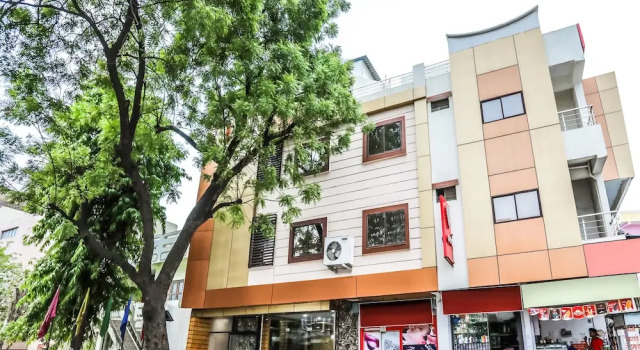 OYO 2681 Hotel Madhuram palace