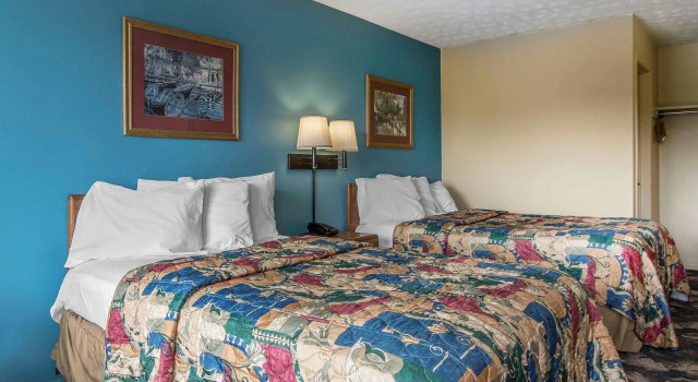 Standard Vierer Zimmer Rodeway Inn Jackson