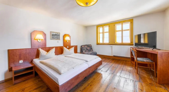 Watzdorfer Geleitschenke und Herberge, Book Hotel Hotels in Weimar with Parking, near Goethe’s Home with Goethe National Museum, Parking
