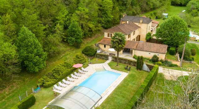 Vintage Home in Siorac-en-périgord With Pool, Rezervasyon Otel Monplaisant 