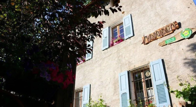 Gîte d'Etape Auberge de l'Ardoisière, Buchen Sie Hostel Jausiers Ubaye-Tal