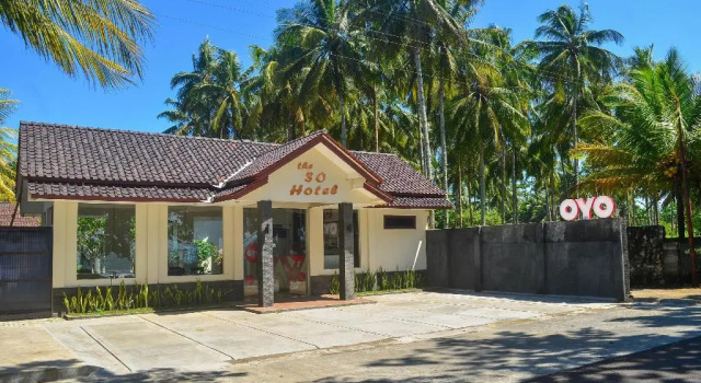 OYO 816 The SO Hotel, Book Hotel Batukaras West Java