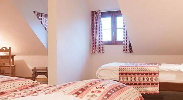 Четырёхместный номер Standard The Originals Boutique, Hôtel La Ferme du Pape, Eguisheim