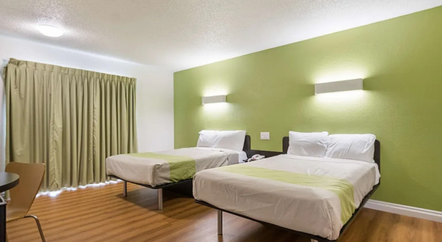 Четырёхместный номер Standard Motel 6-Santa Maria, CA - South