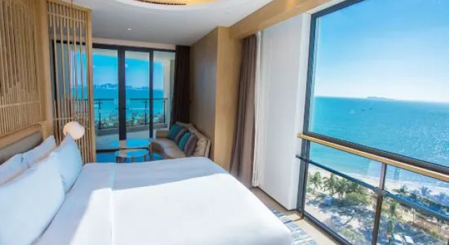 Люкс с видом на воду Sanya Conifer Resort