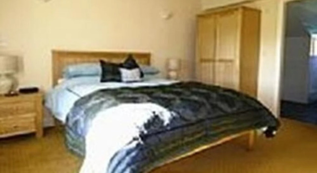 Tan-Yr-Onnen Guest House, Забронировать Гостевой дом Waen Южный Уэльс