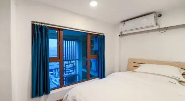 Люкс Hong Mingju Hot Spring Resort Hotel (Jin Yezi Branch)