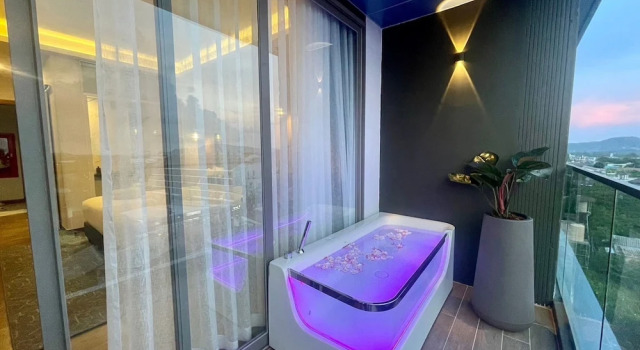The Blue Mavi Hotel, Забронировать Отель Отели острова Пхукета с бассейном, Бассейн