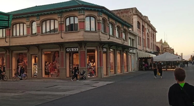 Comfort Mobilehome Camping in Viareggio 5pers R28, Buchen Sie Campingplatz Camping & Glamping in Versilia, Campingplatz