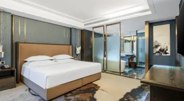 Люкс Rezen Minwoo Hotel (Twin Towers Global Center)