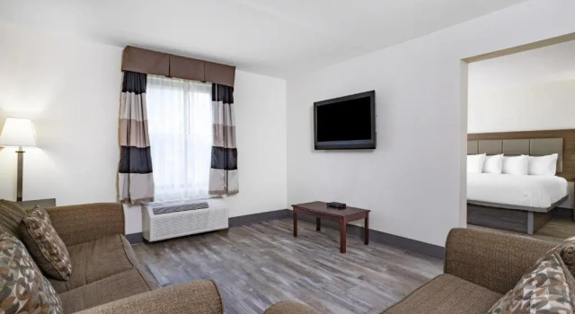 Люкс Ramada by Wyndham Hendersonville