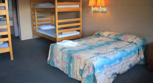 Palm Lakefront Resort and Hostel, Rezerwuj Hostel Kissimmee Kissimmee