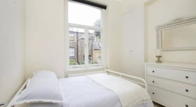 Airy 1 Bedroom Flat in Central London, Varaa Huoneisto Asunnot kohteessa Merseyside, Huoneisto