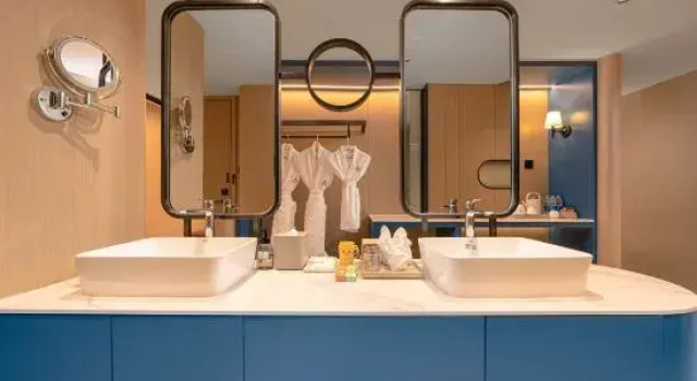 Люкс Luxury Gaston Haoting Holiday Inn