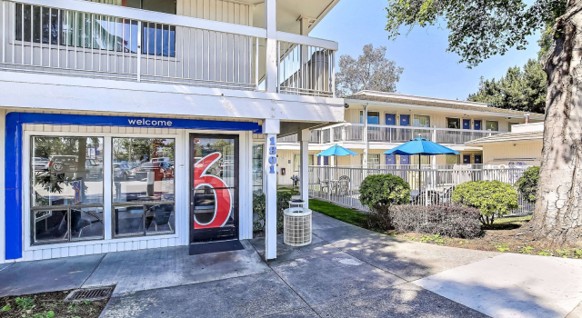 Motel 6-Oakland, CA - Embarcadero, Забронировать Мотель СПА-отели Окленда, SPA-услуги