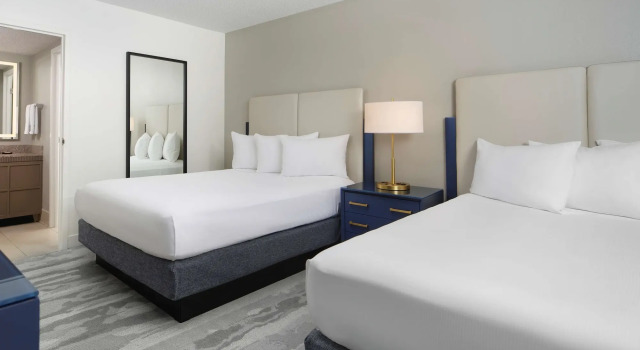 Embassy Suites by Hilton Myrtle Beach Oceanfront Resort, Забронировать Курортный отель СПА-отели Миртл-Бич, рядом с Hibben Memorial Park, SPA-услуги