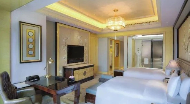 Номер Executive с красивым видом из окна Wanda Reign Wuhan