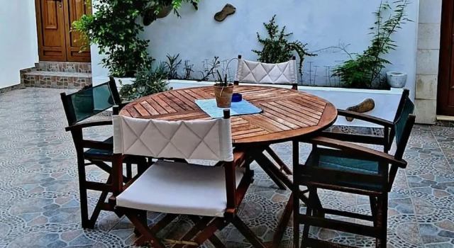 Студия Lindos Center Studios