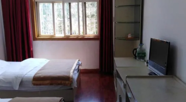 Xuanwei Shenghui Business Hotel