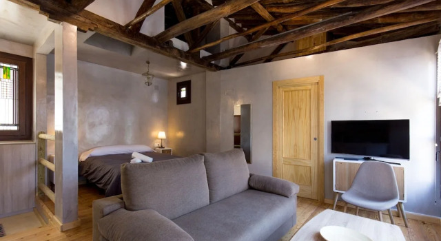 Los Lobos Suites, Забронировать Отель Гранада Granada Province, рядом с Музей народных традиций и искусств Los Tiros de Granada