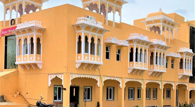 Krishna restaurants and resort, Забронировать Курортный отель Отели штата Раджастхана 3 звезды, 3*