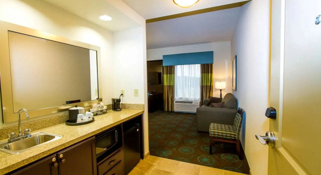 Одноместный люкс Hampton Inn Fayetteville