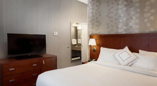 Люкс Courtyard by Marriott Stockton