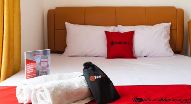 Люкс Standard RedDoorz near Cipinang Indah Mall