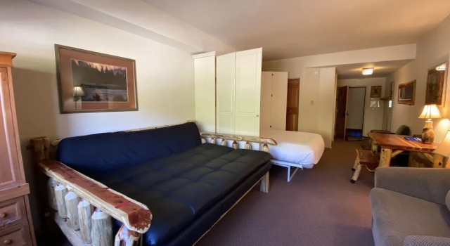 Gateway Lodge 5024