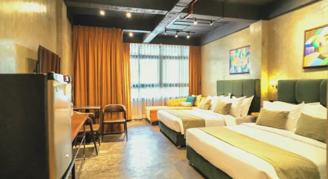 Четырёхместный номер Deluxe Aqua Frontier Hotel and Restaurant