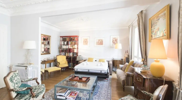 French-style Allure in Saint-Germain des Pres, Забронировать Отель 6-й округ: Сен-Жермен Париж, рядом с Станция метро Solférino