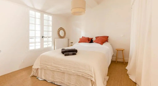 Коттедж Jolie maison de ville rénovée à 50m des Arènes