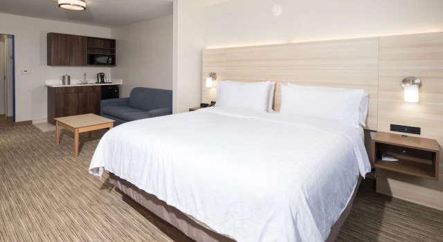 Двухместный люкс Holiday Inn Express & Suites - Portage by IHG