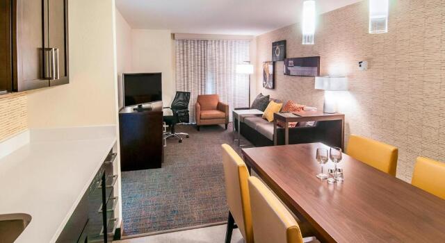 Двухместный люкс c 1 комнатой с видом на город Residence Inn by Marriott Rapid City