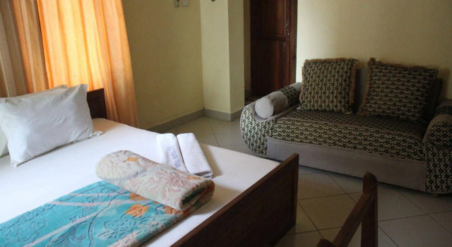 Hotel Ideal, Забронировать Отель Отели Дар-эс-Салама с завтраком, рядом с Zanzibar Ferry Terminal, Завтраки