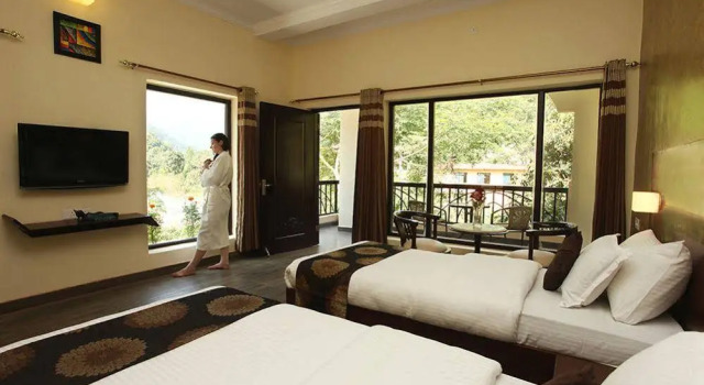 Aranyam River Retreat, Rezerwuj Hotel Hotele w Uttarakhand z basenem, Basen