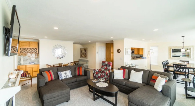 Inlet Beach House 3 Bedrooms 2.5 Bathrooms Home, Prenota Casa vacanze Hotel a Oregon con parcheggio, Parcheggio
