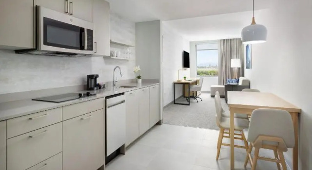 Четырёхместный люкс c 1 комнатой Residence Inn by Marriott San Juan Isla Verde