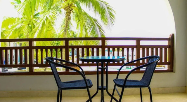 Апартаменты Coastal Living With Marina Views