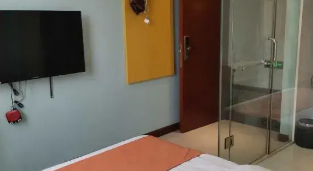 Zhengzhou Junyue Fashion Hotel (Yutong Company Huanghe Nursing College), Rezervovat Hotel Zhongyuan District 
