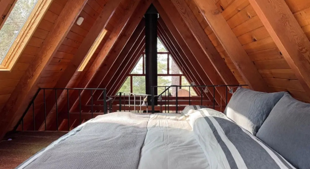 Mid-century Modern A-frame Time Capsule, Забронировать Апартаменты/квартира Апартаменты Раннинг Спрингса, Апартаменты/квартира