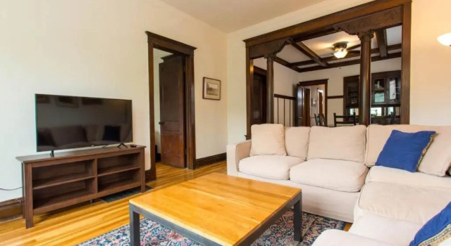 Wrigley Oasis! Steps from the Field! - 3BD 1BA