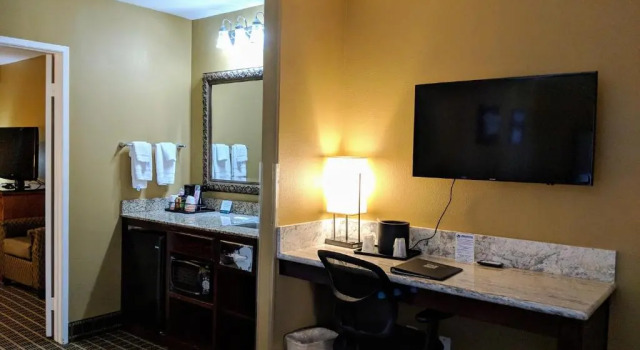 Семейный люкс Quality Inn & Suites Westminster Seal Beach