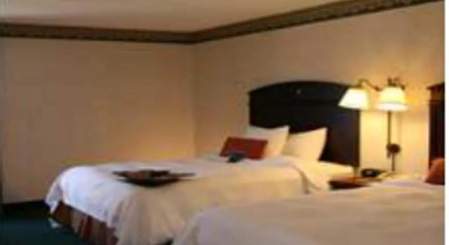 Четырёхместный номер Deluxe Hampton Inn Sturbridge