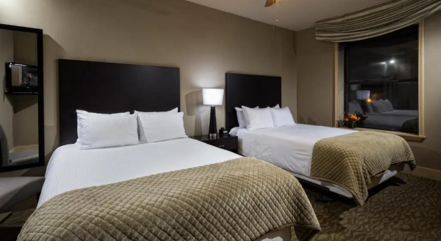 Четырёхместный люкс Majestic Hotel