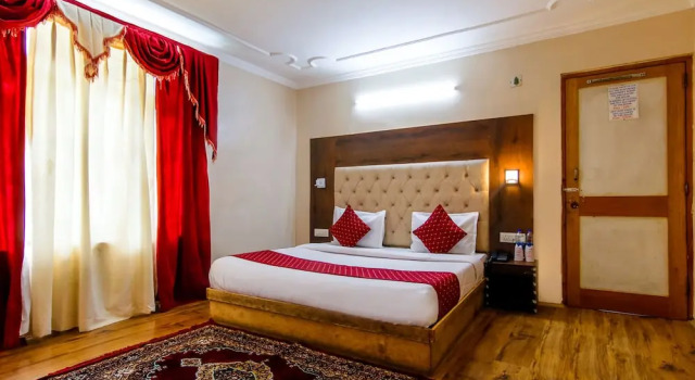 Номер Premium Fabhotel The Moon