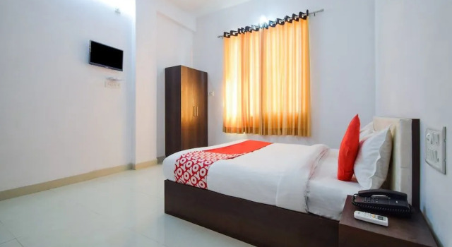 Oyo 27014 Hotel Badam Palace, Rezervovat Hotel Eklingji Rajasthan